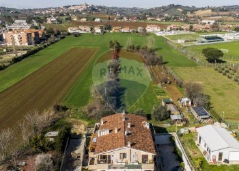 Casa all\'aperto - Agricultural land via coppo, Monte San Vito - photo 3