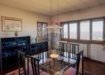 Sala da pranzo - Villa via barcaglione
 
17, Falconara Marittima - photo 13