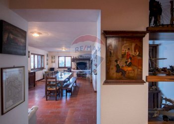 Sala da pranzo - Villa via barcaglione
 
17, Falconara Marittima - photo 44