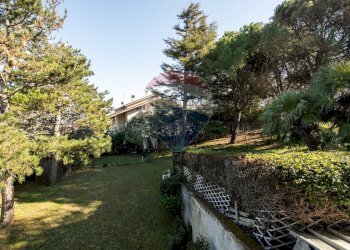 Giardino - Villa via barcaglione
 
17, Falconara Marittima - photo 59