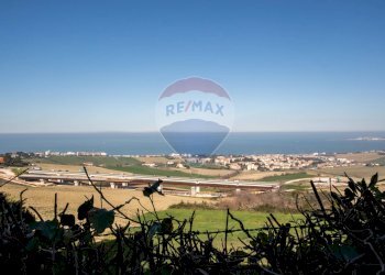 Vista dell\'acqua - Villa via barcaglione
 
17, Falconara Marittima - photo 66