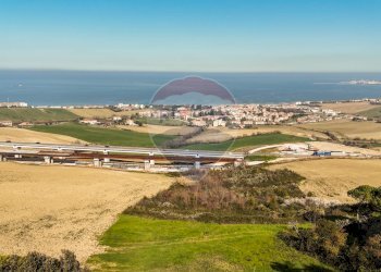 Vista dell\'acqua - Villa via barcaglione
 
17, Falconara Marittima - photo 73