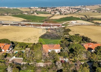 Vista dell\'acqua - Villa via barcaglione
 
17, Falconara Marittima - photo 74