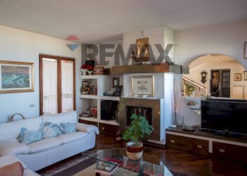 Soggiorno - Villa via barcaglione
 
17, Falconara Marittima - photo 13
