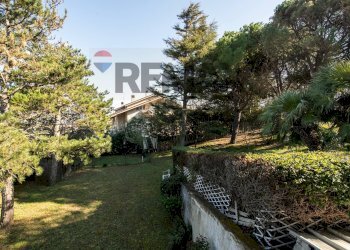 Giardino - Villa via barcaglione
 
17, Falconara Marittima - photo 29