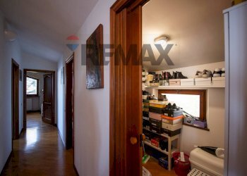 Hall / corridoio - Villa via barcaglione
 
17, Falconara Marittima - photo 40