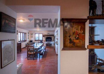 Sala da pranzo - Villa via barcaglione
 
17, Falconara Marittima - photo 55