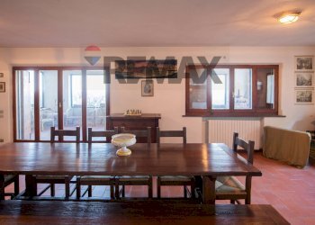 Sala da pranzo - Villa via barcaglione
 
17, Falconara Marittima - photo 61