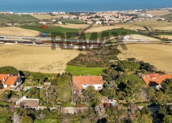 Vista dell\'acqua - Villa via barcaglione
 
17, Falconara Marittima - photo 78