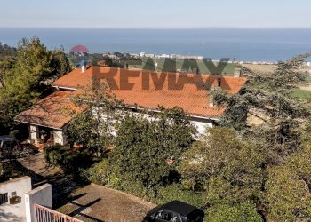 Edificio all\'aperto - Villa via barcaglione
 
17, Falconara Marittima - photo 98
