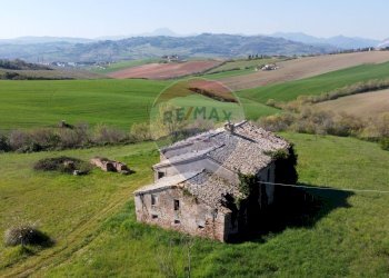 Vista delle montagne - Rustico Monteschiavo
 
13, Maiolati Spontini - foto 2