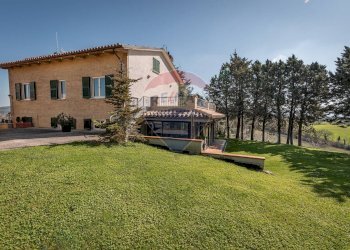 Casa all\'aperto - Casa indipendente Via San Donato
 
99, Fabriano - foto 8