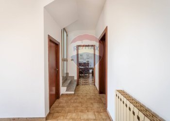 Hall / corridoio - Casa indipendente Via San Donato
 
99, Fabriano - foto 22