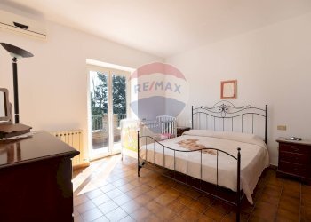 Camera / camera da letto - Casa indipendente Via San Donato
 
99, Fabriano - foto 29