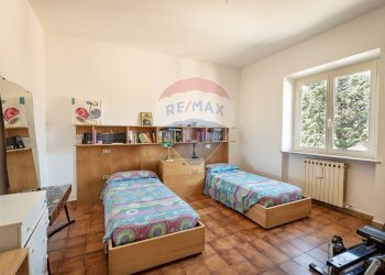 Camera / camera da letto - Casa indipendente Via San Donato
 
99, Fabriano - foto 30