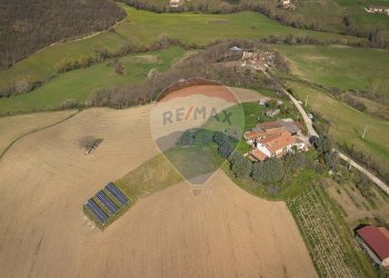 Casa all\'aperto - Casa indipendente Via San Donato
 
99, Fabriano - foto 37