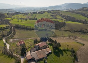 Vista delle montagne - Casa indipendente Via San Donato
 
99, Fabriano - foto 40