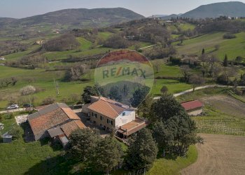 Vista delle montagne - Casa indipendente Via San Donato
 
99, Fabriano - foto 41