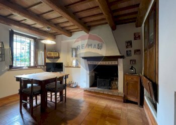 Sala da pranzo - Casa semi indipendente Via Moscatelli Fraz. Castiglioni
 
80 e 80/B, Arcevia - foto 9