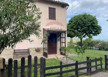 Casa all\'aperto - Casa semi indipendente Via Moscatelli Fraz. Castiglioni
 
80 e 80/B, Arcevia - foto 32