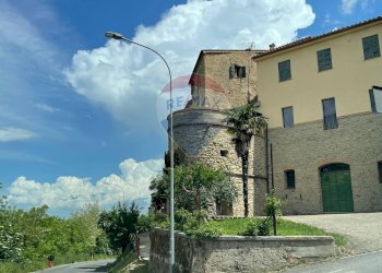 Edificio all\'aperto - Casa semi indipendente Via Moscatelli Fraz. Castiglioni
 
80 e 80/B, Arcevia - foto 76