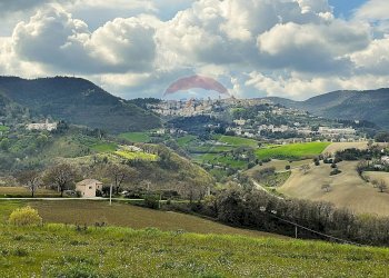 Vista delle montagne - Casa semi indipendente Via Moscatelli Fraz. Castiglioni
 
80 e 80/B, Arcevia - foto 77