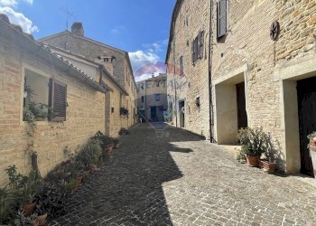 Edificio all\'aperto - Casa semi indipendente Via Moscatelli Fraz. Castiglioni
 
80 e 80/B, Arcevia - foto 83