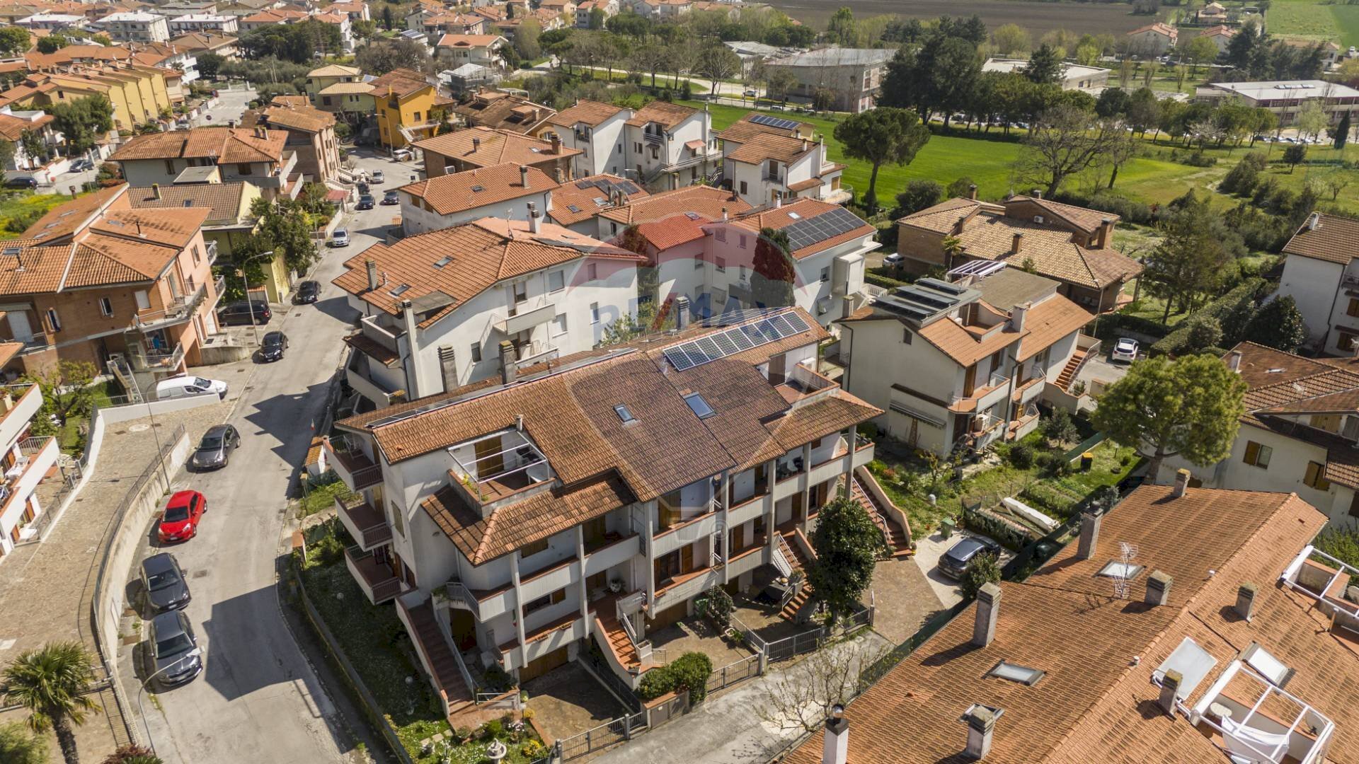 Edificio all\'aperto - Appartamento via dei mandorli
 
22, Montemarciano - foto 1