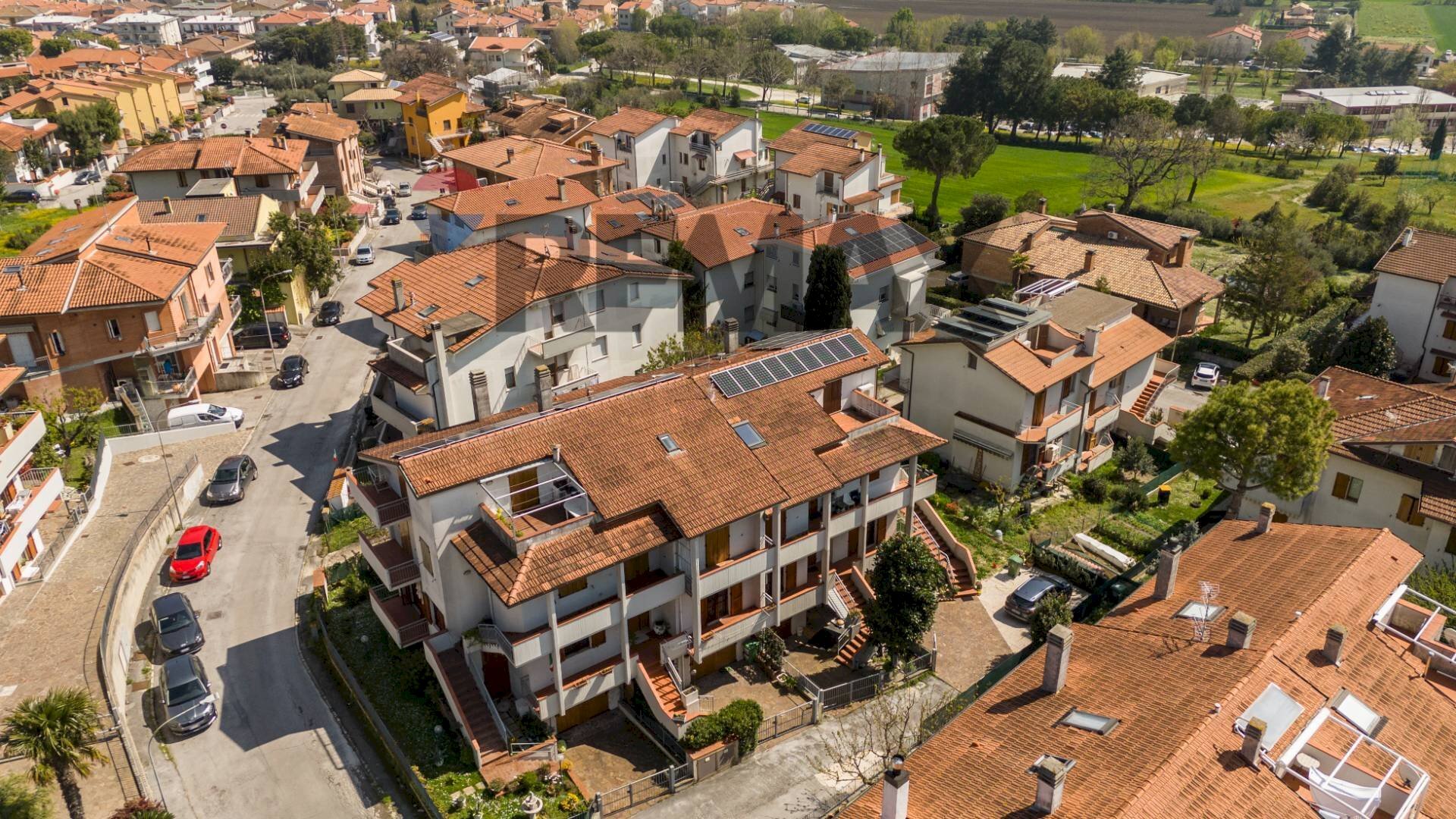 Edificio all\'aperto - Apartment via dei mandorli
 
22, Montemarciano - photo 2