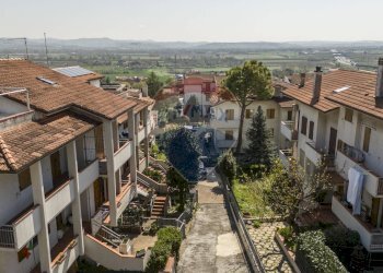 Edificio all\'aperto - Appartamento via dei mandorli
 
22, Montemarciano - foto 3