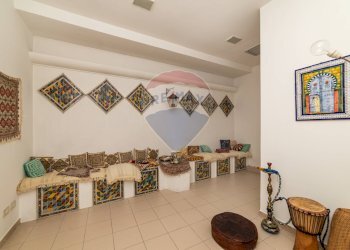 Soggiorno - Negozio Piazza Martiri delle Foibe Istriane
 
1, Jesi - foto 7