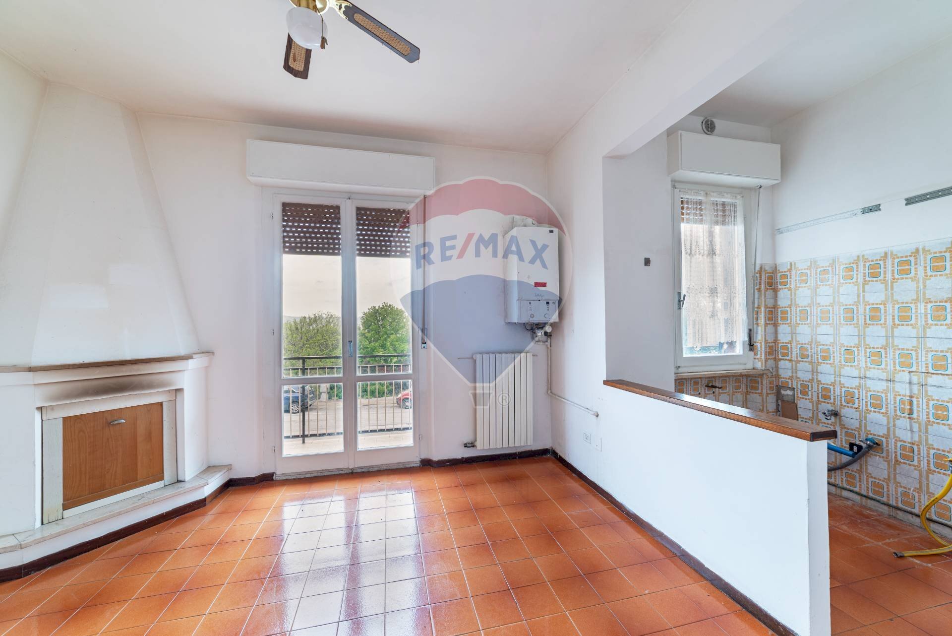 Stanza vuota - Appartamento Via G. Di Vittorio
 
27, Serra de' Conti - foto 2