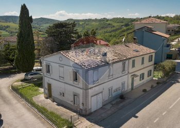 Edificio all\'aperto - Casa semi indipendente via cesare battisti
 
16, Mergo - foto 2