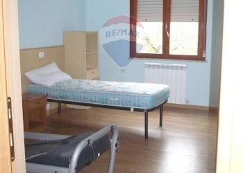 Camera / camera da letto - Trilocale Strada Comunale San Marino San Matteo
 
2  B, Perugia - foto 3