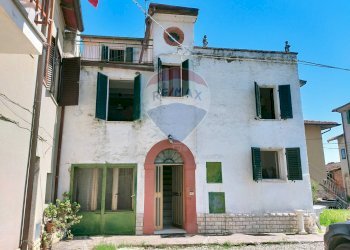 Edificio all\'aperto - Casa indipendente Strada della Carraia
 
32, Castiglione del Lago - foto 1