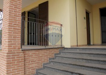 Casa all\'aperto - Quadrilocale Via Cristoforo  Colombo
 
240, Castiglione del Lago - foto 4