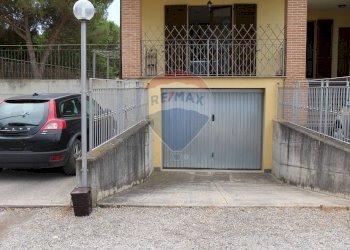 Edificio all\'aperto - Quadrilocale Via Cristoforo  Colombo
 
240, Castiglione del Lago - foto 27