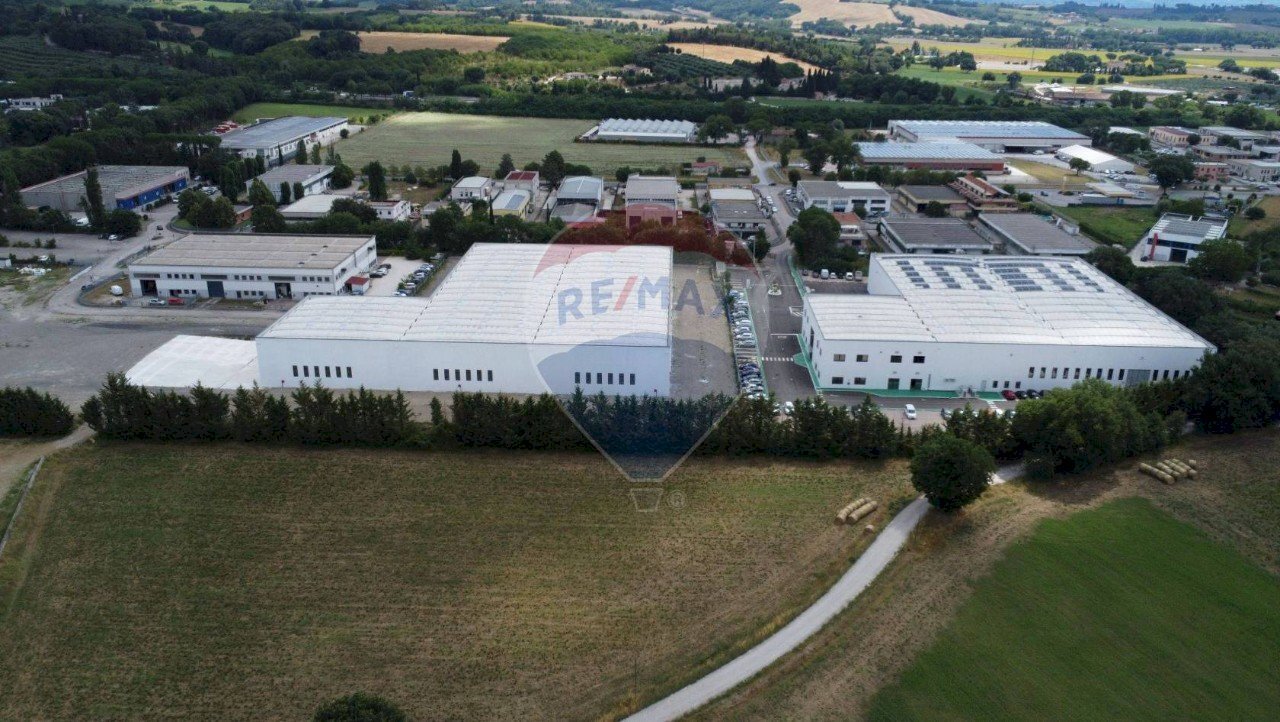 Vista delle montagne - Capannone Via Alberto Monni, Perugia - foto 1