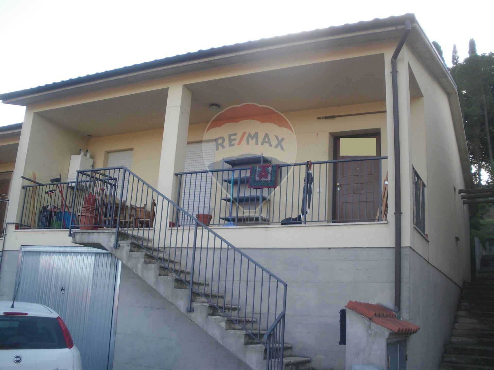 Casa all\'aperto - Villa a Schiera Via Marconi
 
10, Montecastrilli - foto 1