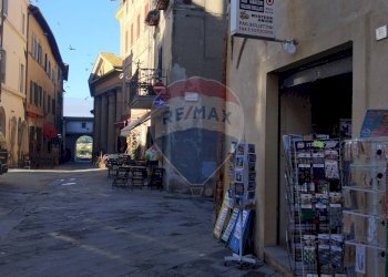 Edificio all\'aperto - Attività Commerciale Via Vittorio Emanuele
35, Castiglione del Lago - foto 7