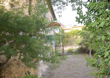 Giardino - Appartamento Str. Cenerente - Colle Umberto
 
39, Perugia - foto 3