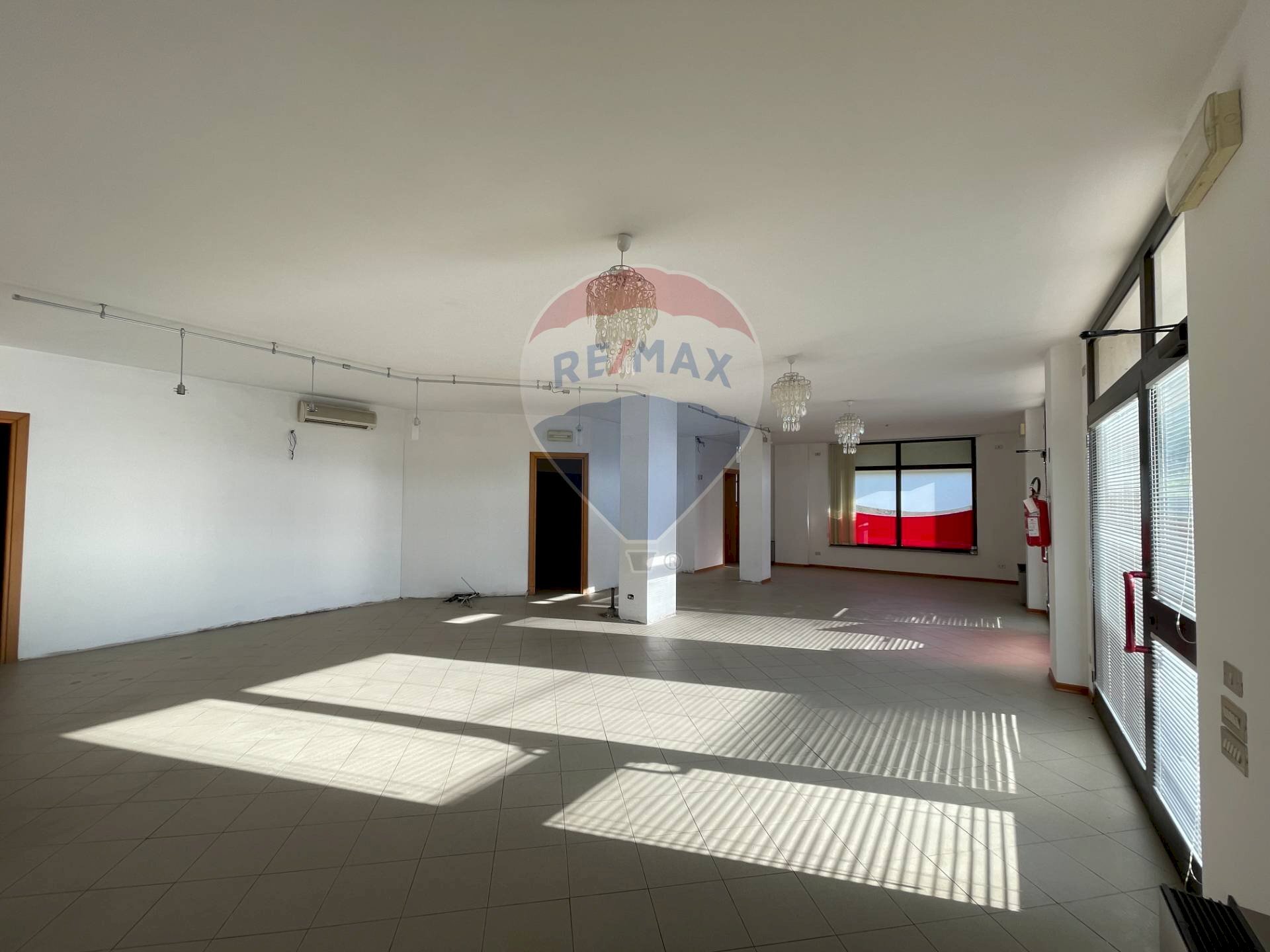 Stanza vuota - Commercial Premises Via Umbria
 
179, Perugia - photo 2