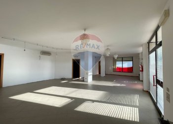 Stanza vuota - Locale Commerciale Via Umbria
 
179, Perugia - foto 2