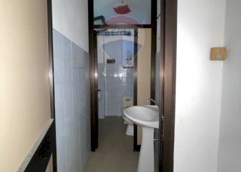 Bagno - Locale Commerciale Via Umbria
 
179, Perugia - foto 7