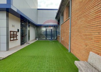 Giardino - Locale Commerciale Via Yuri Gagarin
 
10, Corciano - foto 1