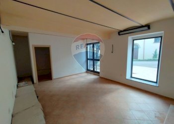 Stanza vuota - Locale Commerciale Via Della Tigre
 
30, Perugia - foto 12