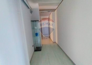 Hall / corridoio - Locale Commerciale Via Settevalli Pila
 
925, Perugia - foto 5