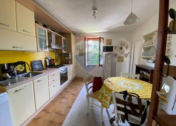 Cucina - Quadrilocale Via due giugno
 
9, Passignano sul Trasimeno - foto 1