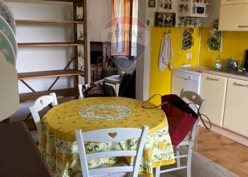 Sala da pranzo - Quadrilocale Via due giugno
 
9, Passignano sul Trasimeno - foto 16