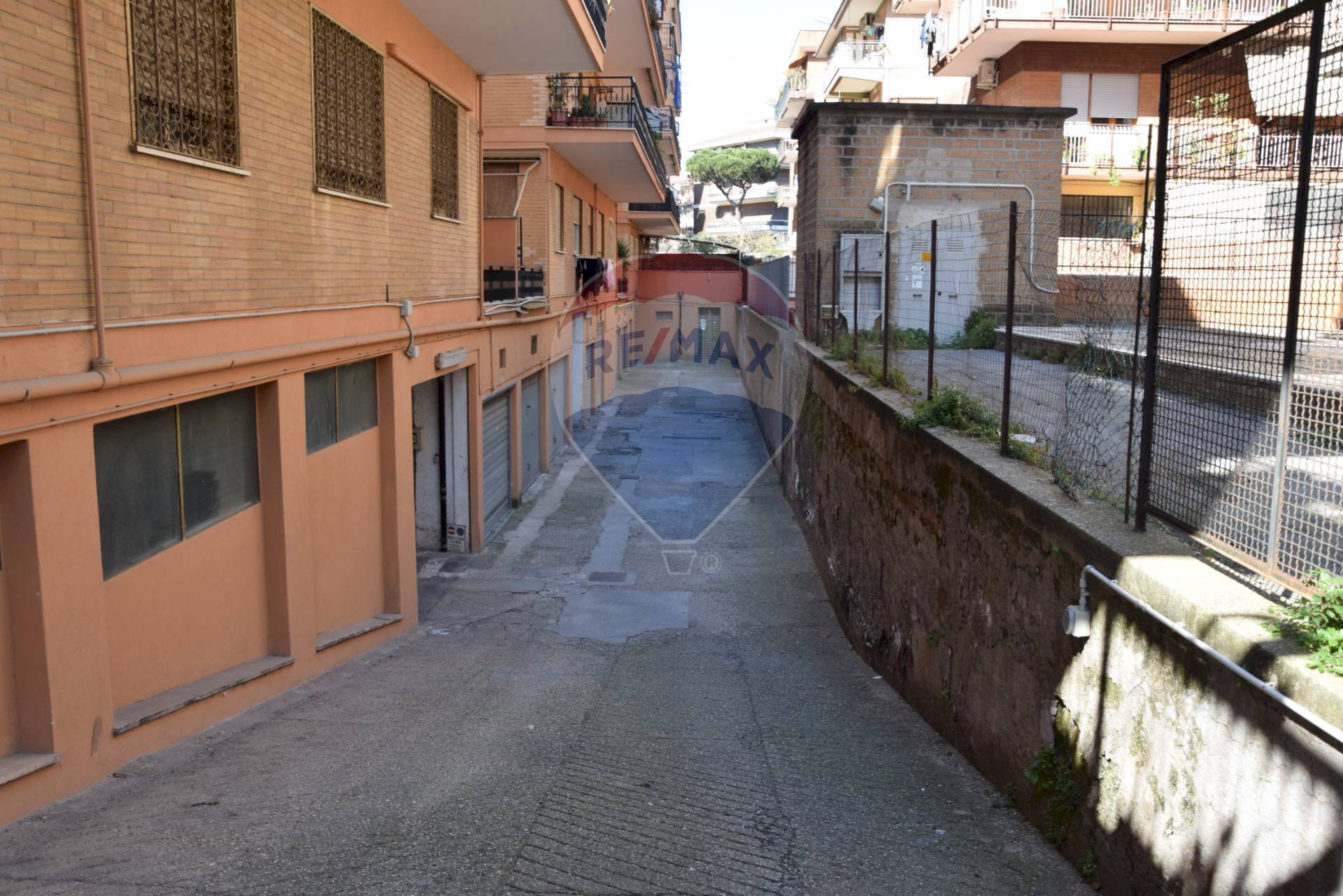 Edificio all\'aperto - Box Via Cavour
 
32, Pomezia - photo 1